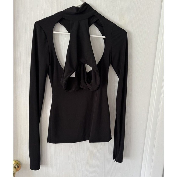 La Quan Smith Turtleneck - Picture 3 of 8